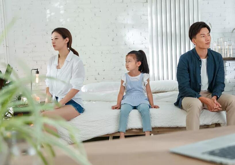 孩子面對父母離婚怎么引導？